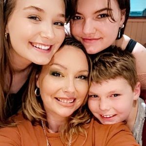 Meet your Posher, Angela